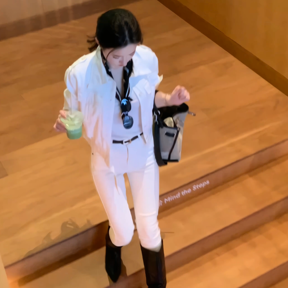 高级感白色牛仔裤女2026年季新款修身显瘦紧身小脚铅笔裤长子