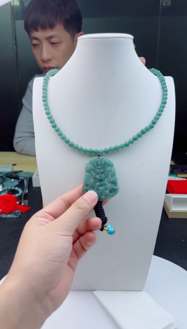 【闪购商品】翡翠颈饰未镶嵌方龙shangpingyiti