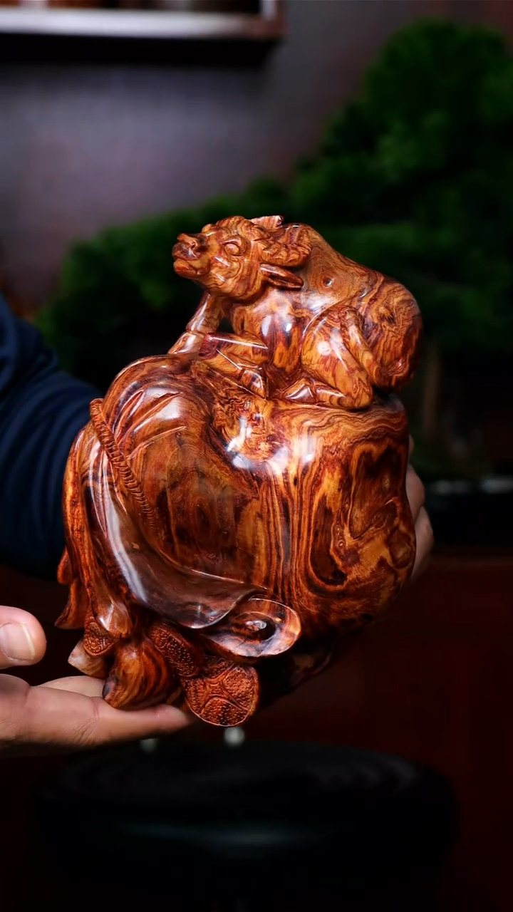 【闪购商品】黄花梨/降香黄檀其他海南黄花梨黄花梨牛摆件