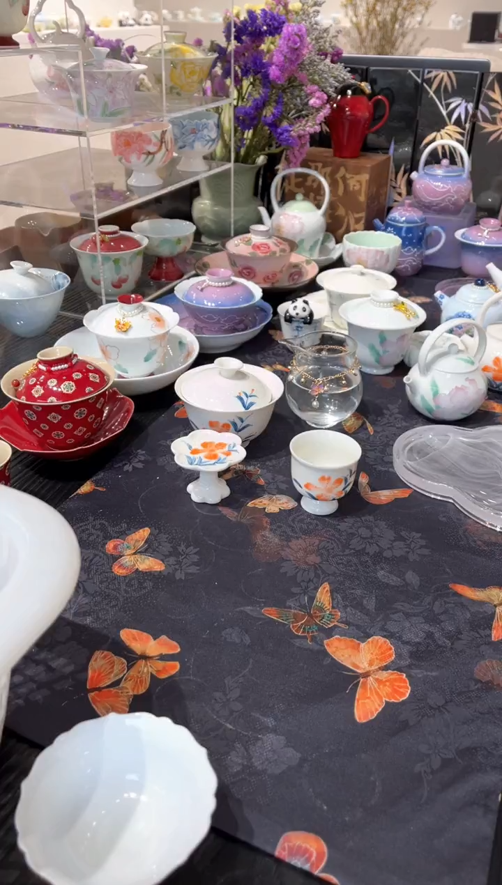 【闪购商品】盖碗+茶杯*2+盖置+公道杯