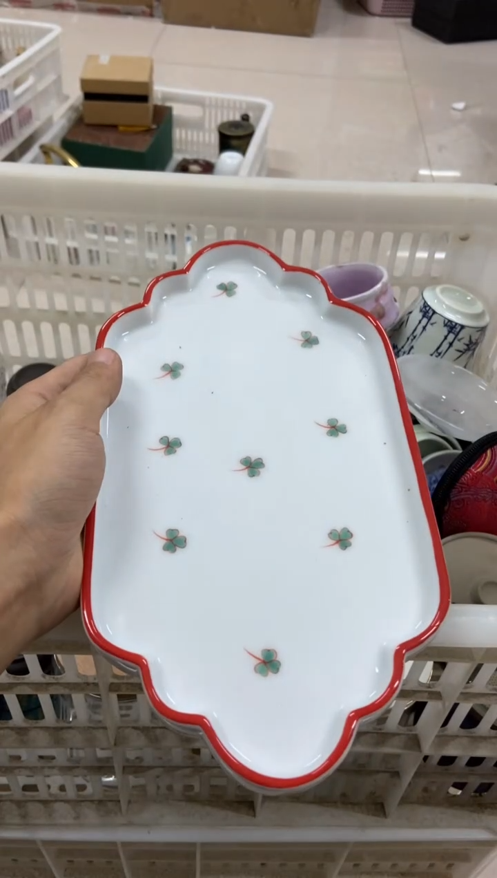 无运费险有瑕疵的摄影的产品有使用过的痕迹有点脏介意勿拍
