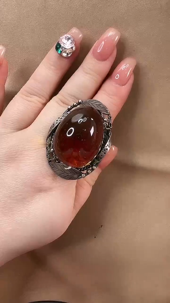 琥珀颈饰未镶嵌戒指