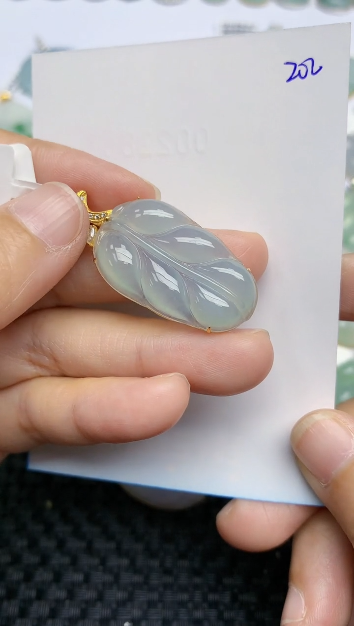 【闪购商品】翡翠挂件18K金镶嵌天然A货翡翠 203