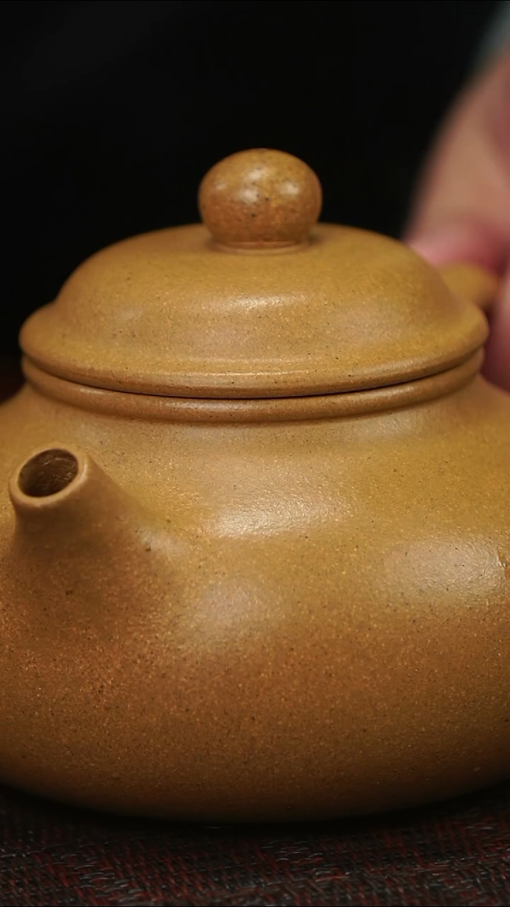 茶壶紫砂lzx黄金段容天