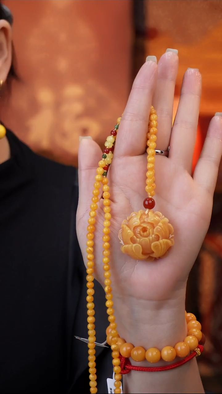 琥珀吊坠(赠链)未镶嵌牡丹花吊坠多样性发其一