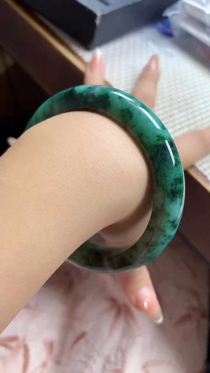 【闪购商品】翡翠手镯未镶嵌手镯