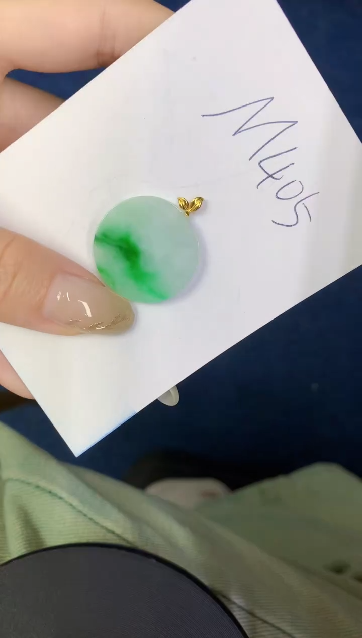 翡翠18K金镶嵌颈饰缅甸天然翡翠A货