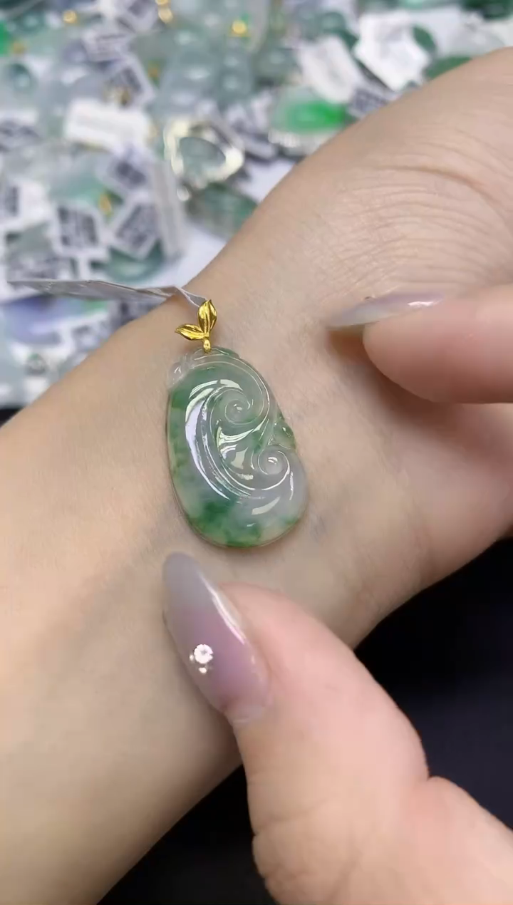 颈饰18K金镶嵌翡翠天然缅甸翡翠A货百元以上9元证书费自理