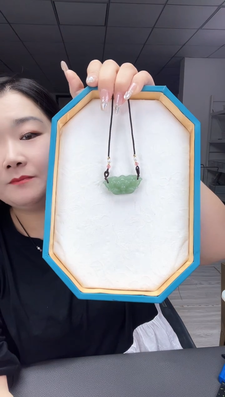 石英质玉独龙玉莲花锁骨链未镶嵌独龙玉莲花锁骨链