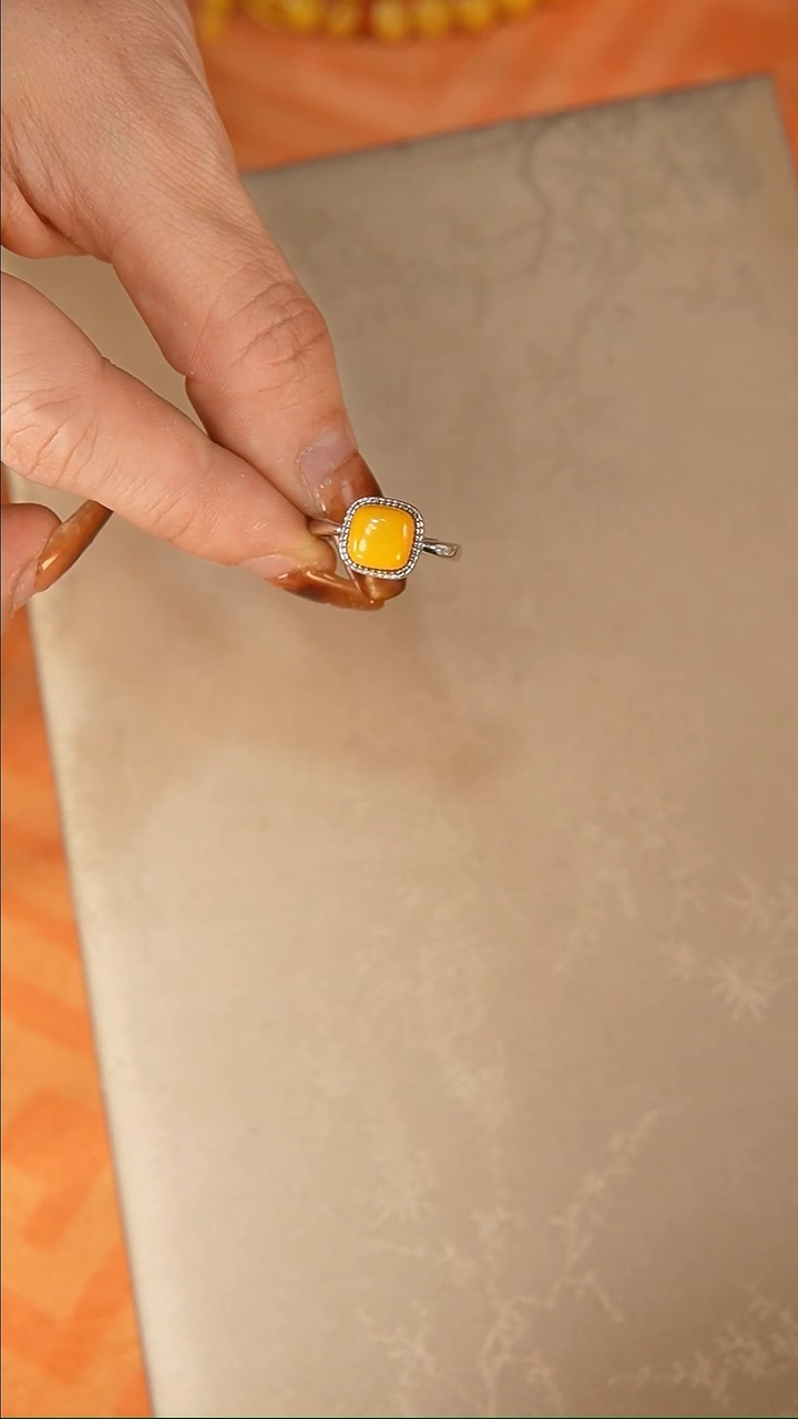 【闪购商品】蜜蜡戒指银S925镶嵌戒指