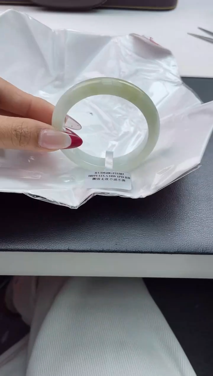 【闪购商品】翡翠手镯未镶嵌1翡翠手镯