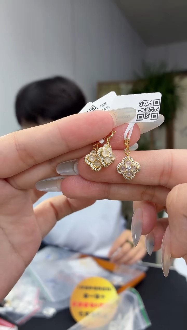 颈饰银S925镶嵌翡翠多样性发货发一件