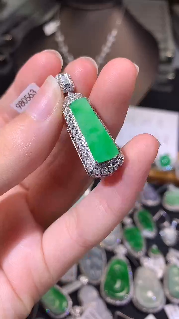 翡翠18K金镶嵌吊坠(不含链)吊坠