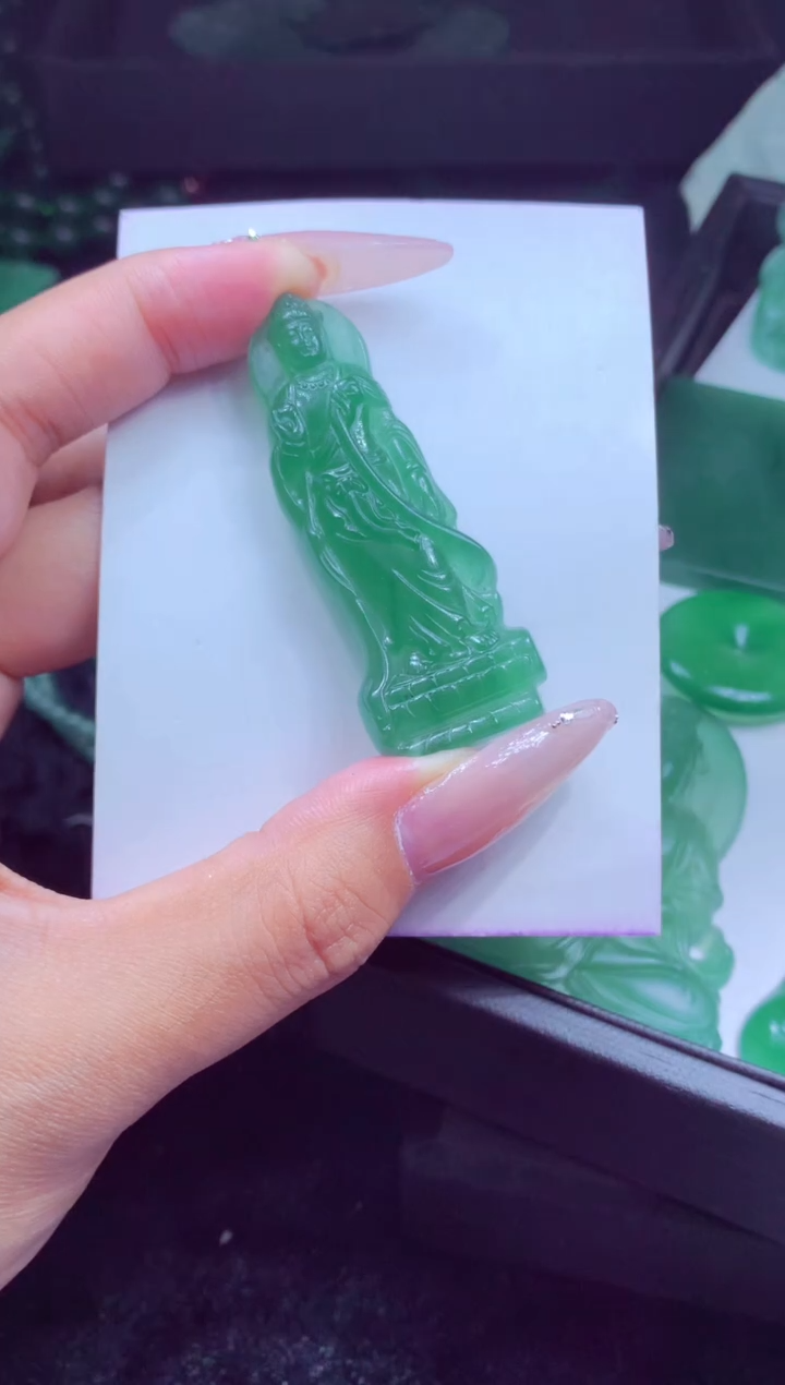 未镶嵌定制翡翠一*筋天然翡翠A货吊坠 官方基地发货