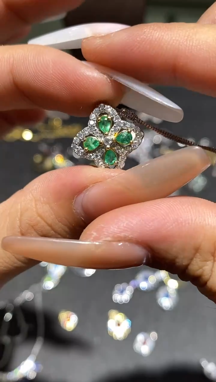 颈饰银S925镶嵌祖母绿吊坠