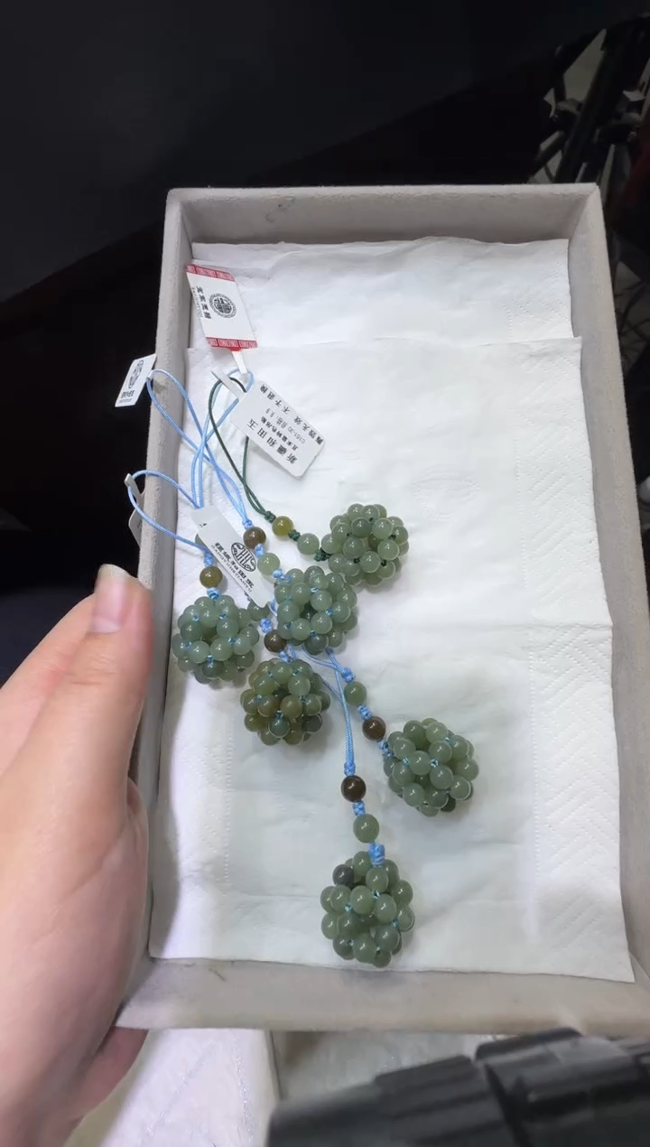 吊坠(赠链)未镶嵌和田玉和田玉挂件（产地直发）