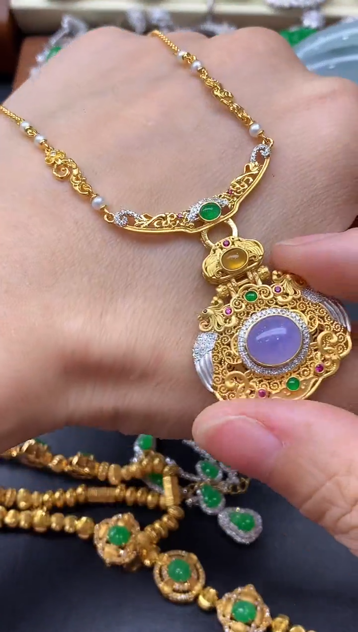 颈饰18K金镶嵌翡翠799-中国好珍宝