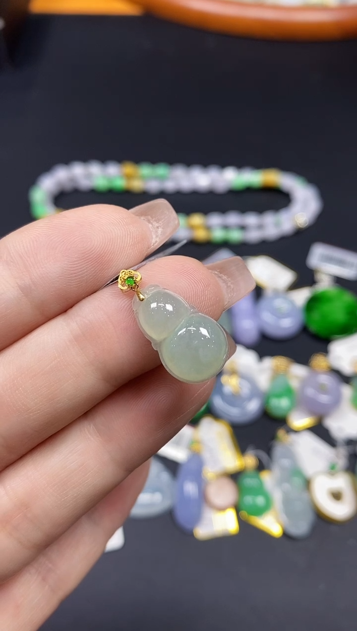 吊坠(不含链)18K金镶嵌翡翠葫芦18K金扣镶嵌@@CMT