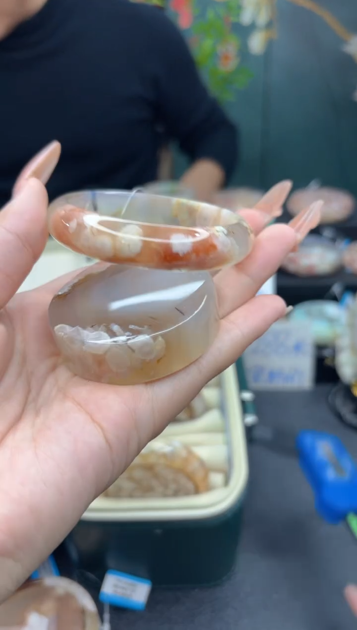 【闪购商品】石英质玉手镯未镶嵌117（54圈赠送镯心）