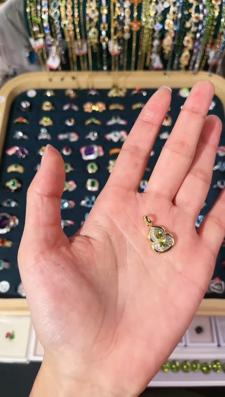 【闪购商品】橄榄石吊坠(不含链)银S925镶嵌D959