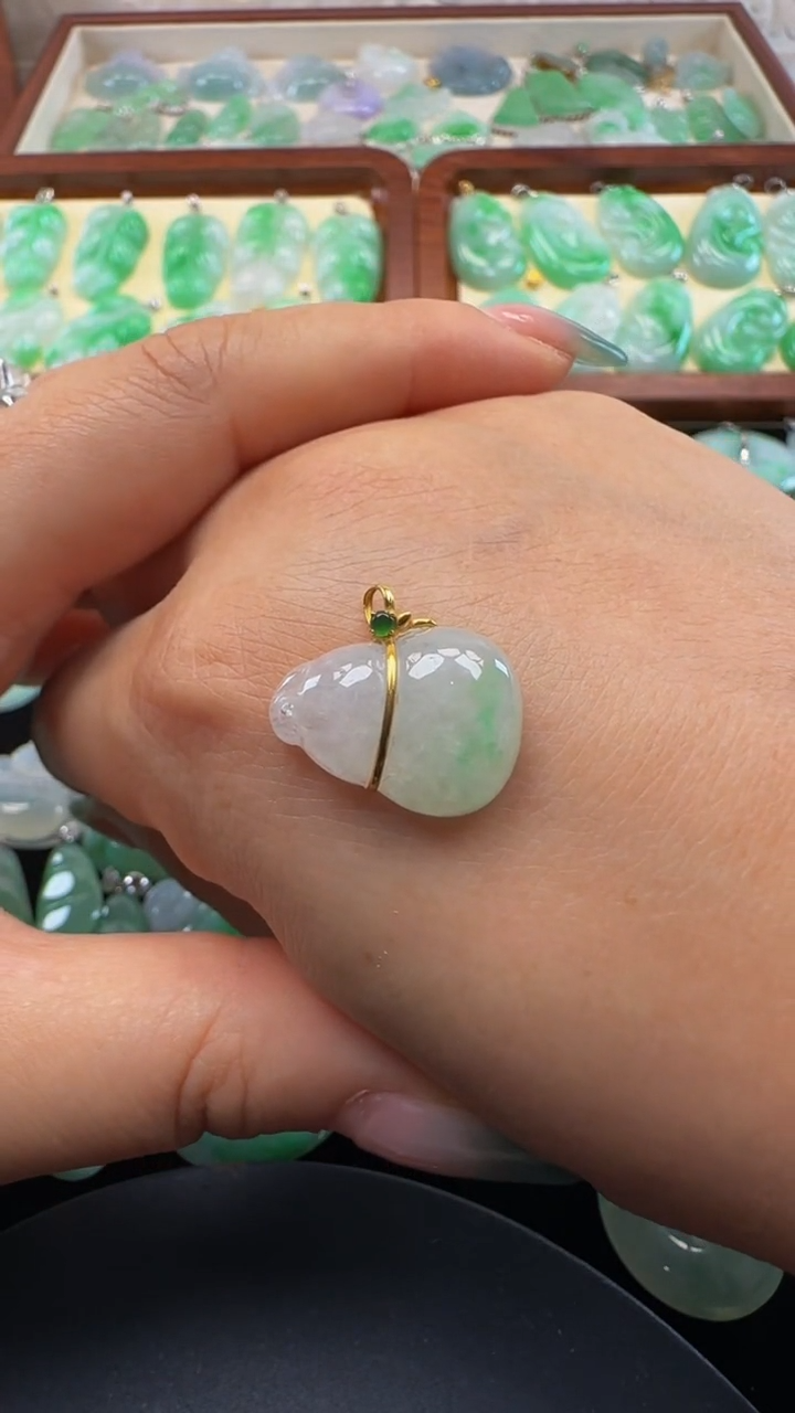 吊坠(不含链)18K金镶嵌翡翠葫芦