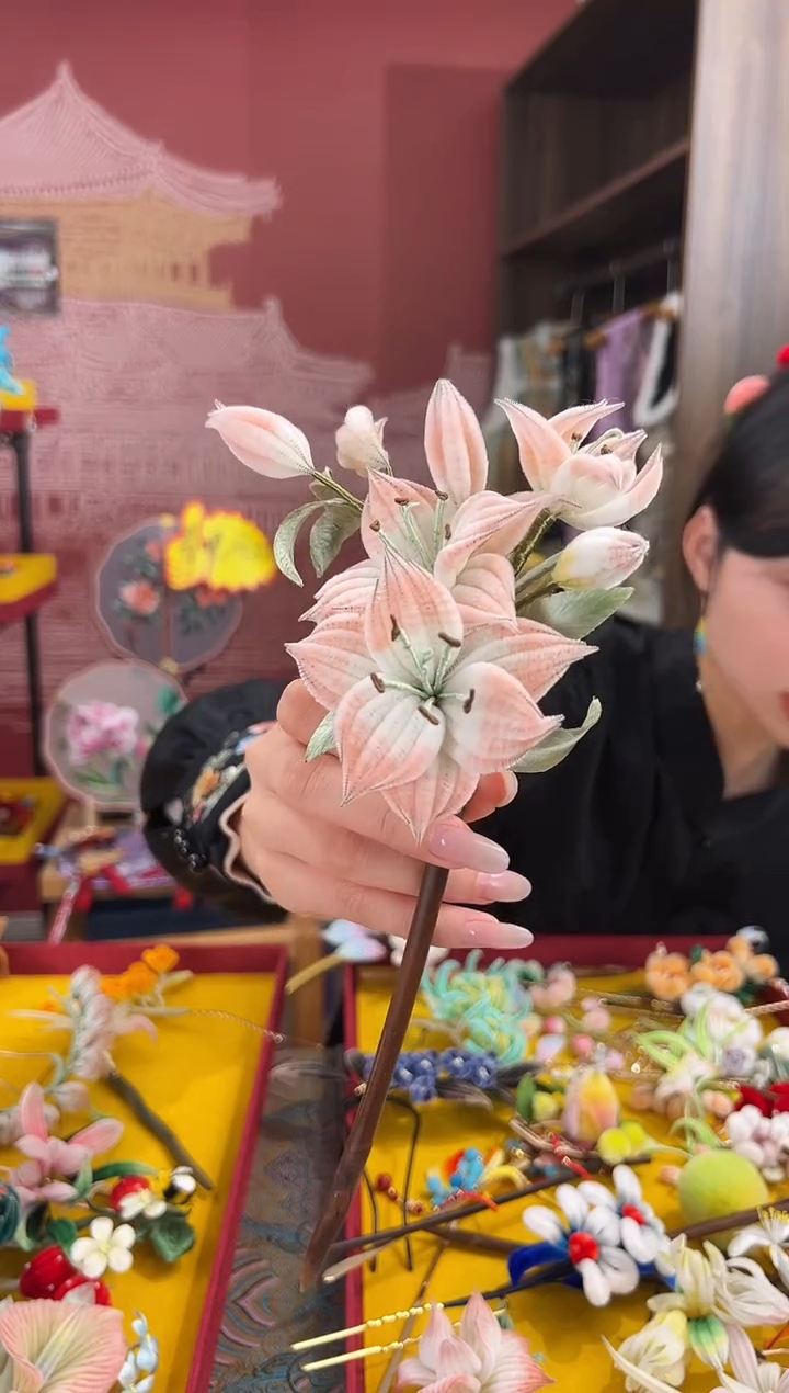 【闪购商品】刺绣非遗绒花（发饰）