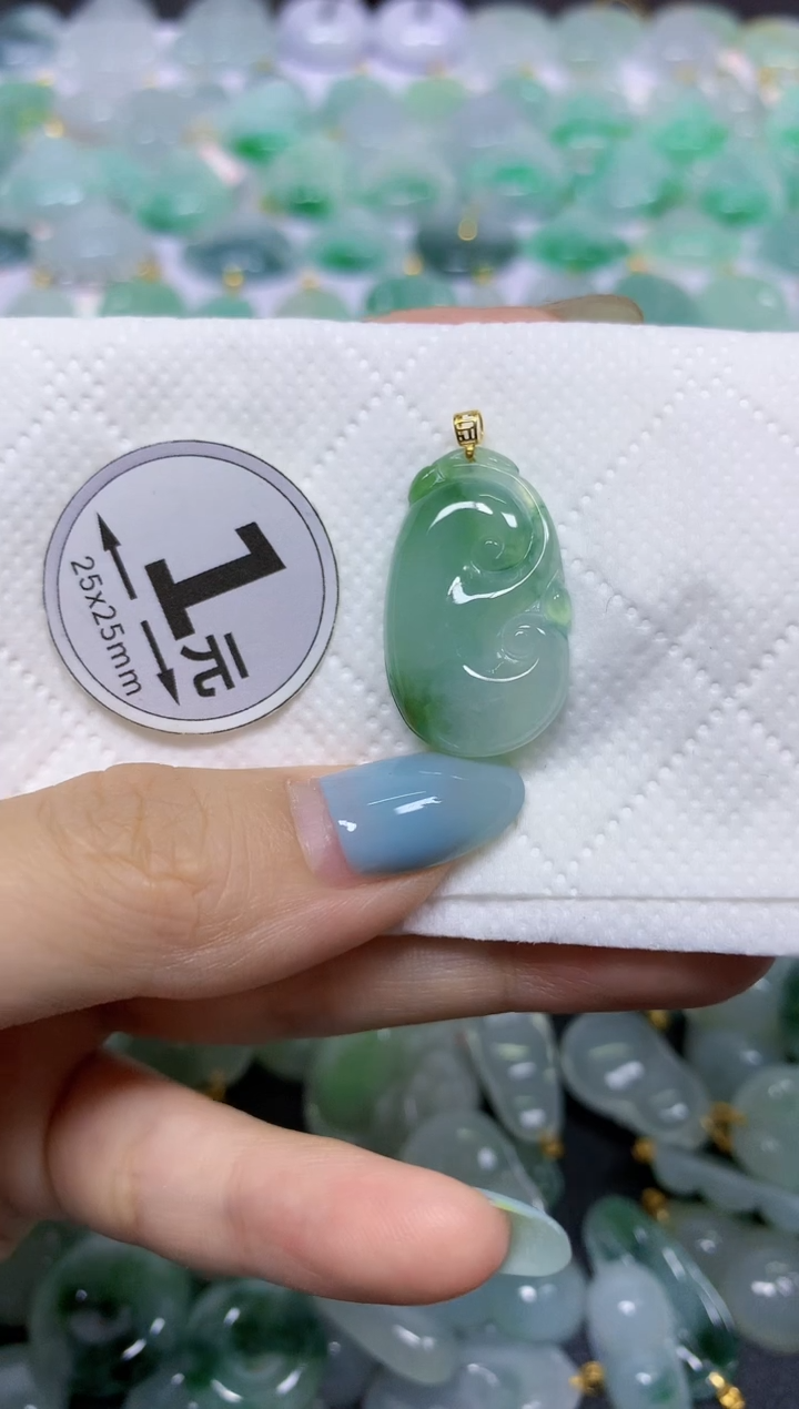 翡翠18K金镶嵌颈饰天然翡翠A货