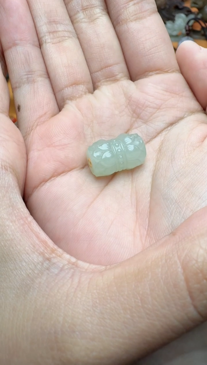 【闪购商品】和田玉颈饰18K金镶嵌并蒂莲03