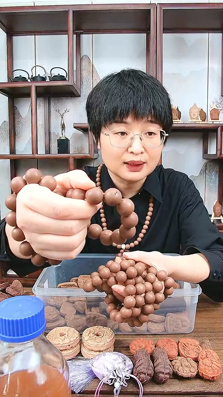 【闪购商品】息肌芄香方瑕疵手串1.7随机发