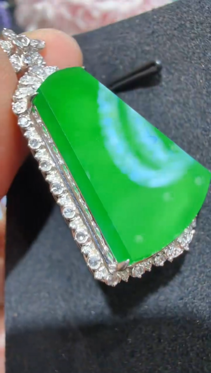 吊坠(不含链)18K金镶嵌翡翠多样性团购发一件