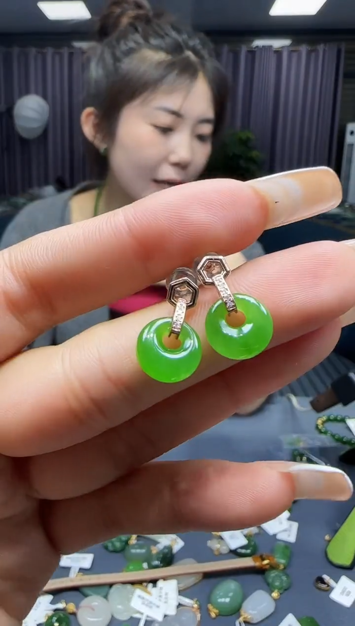 【闪购商品】和田玉耳饰18K金镶嵌1