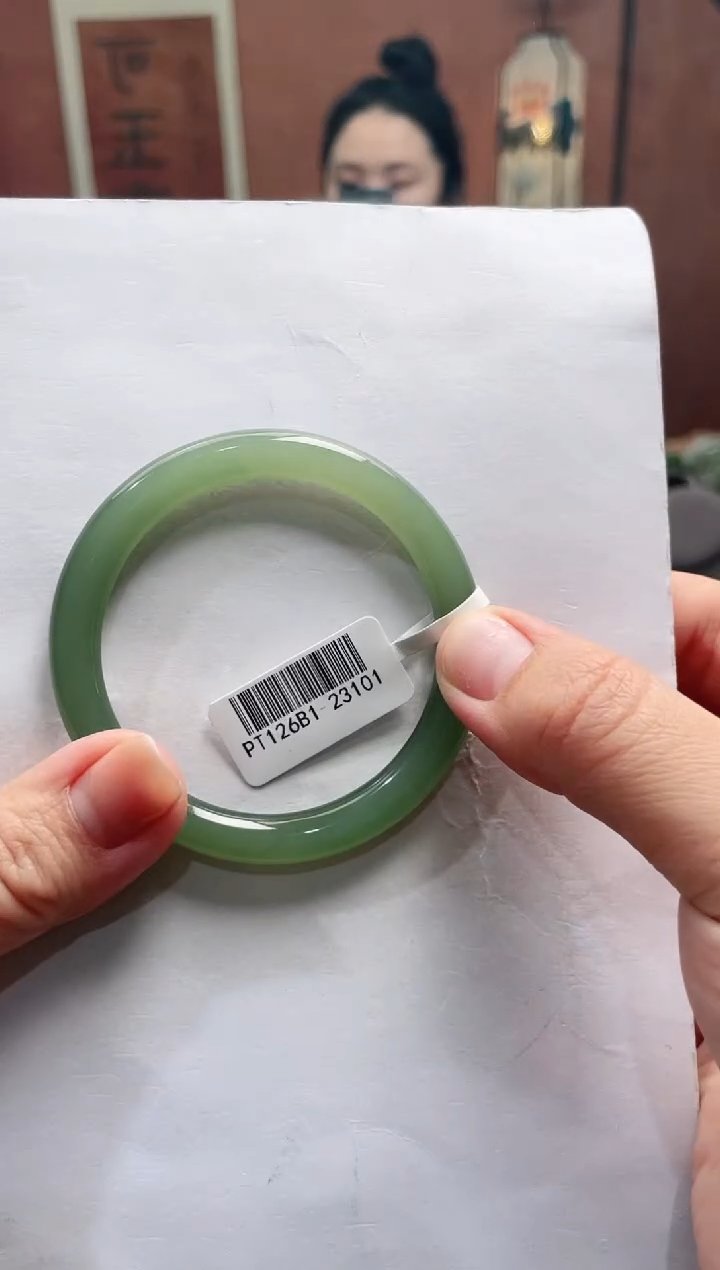 【闪购商品】和田玉手镯未镶嵌52