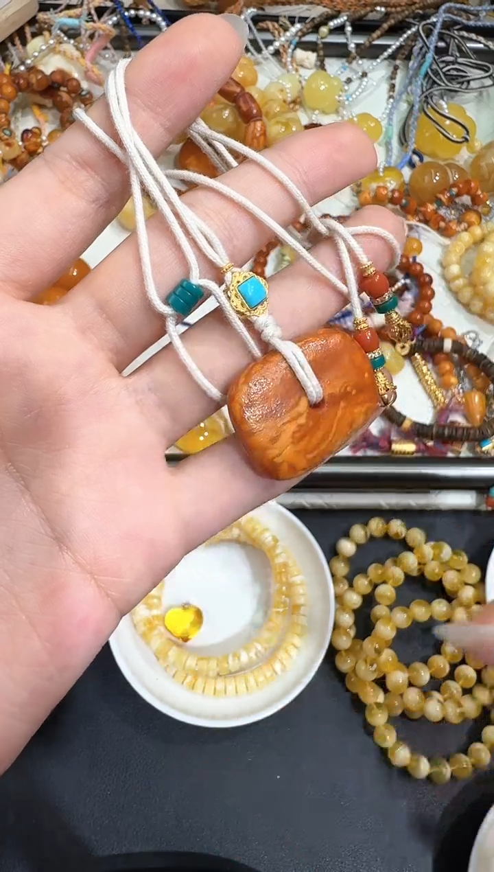 【闪购商品】18K金镶嵌蜜蜡颈饰X0318-1195-206/18K