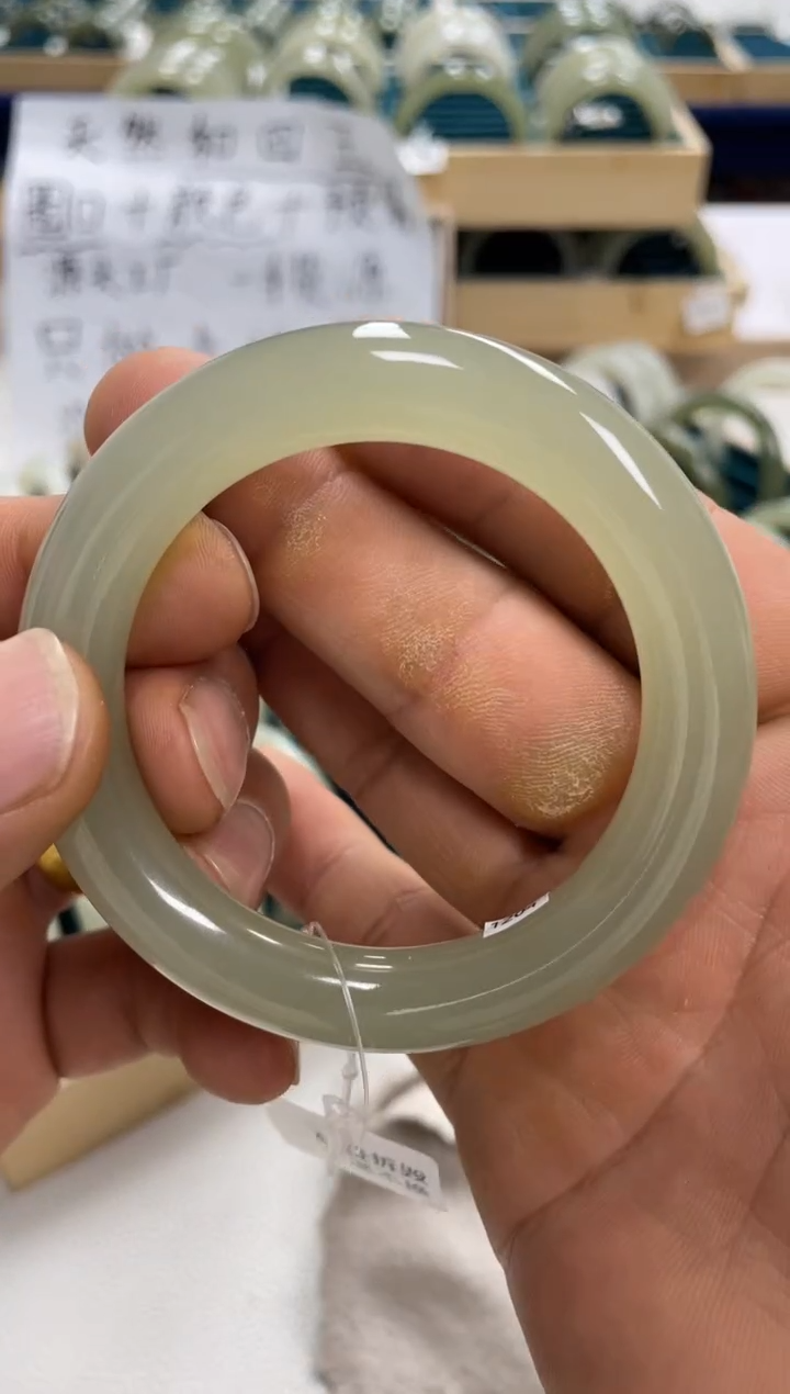 未镶嵌手镯和田玉葵和田玉手镯