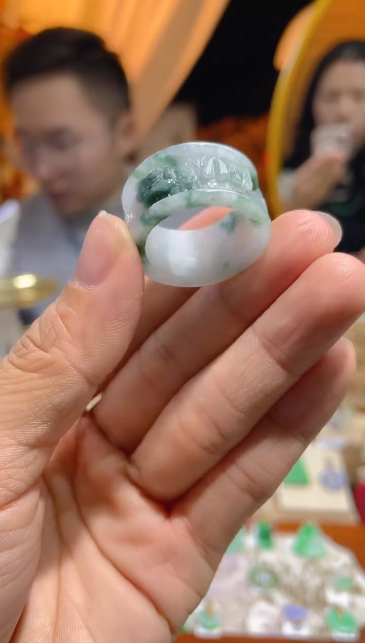 【闪购商品】翡翠颈饰未镶嵌假一赔三23圈口