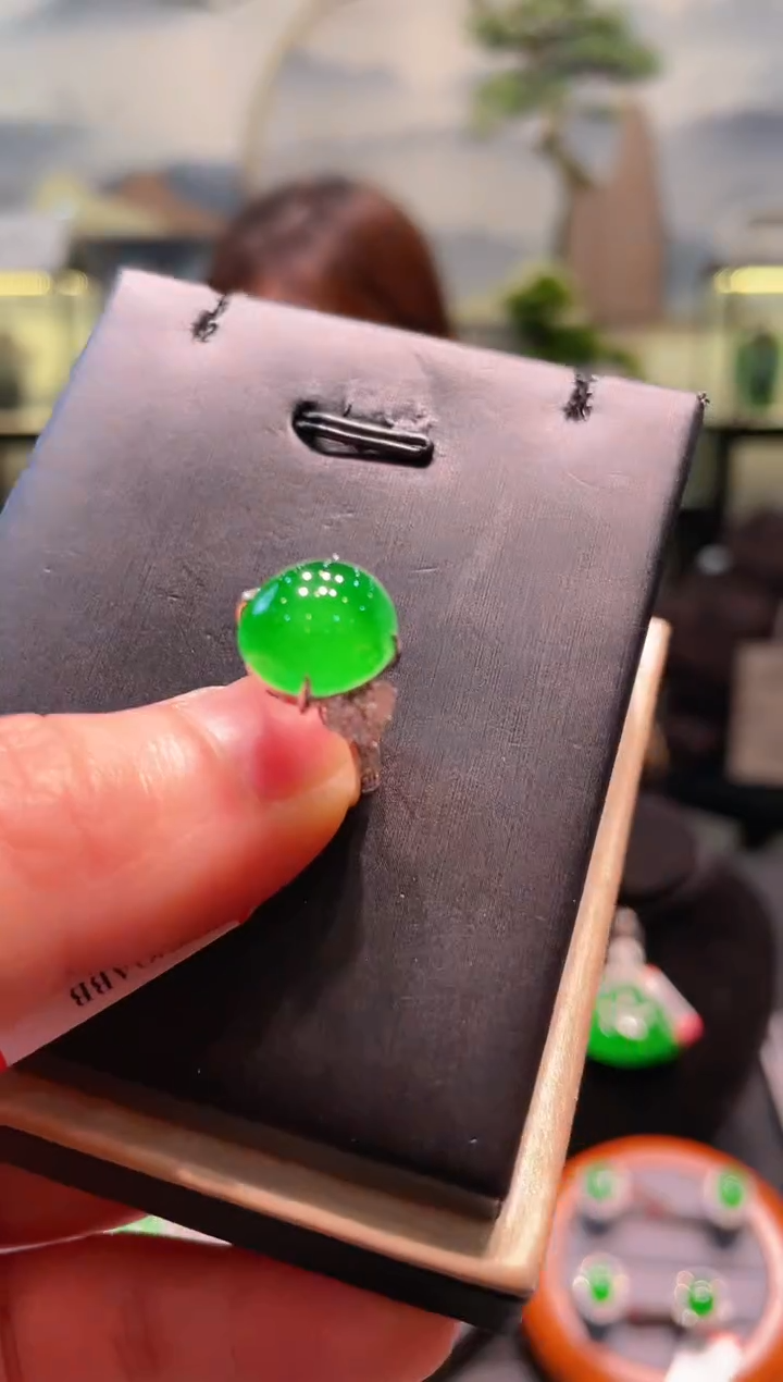 【闪购商品】翡翠颈饰18K金镶嵌A26戒指