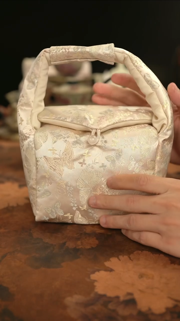 摩吉陶陶闪拍链接 香槟色大号收纳包