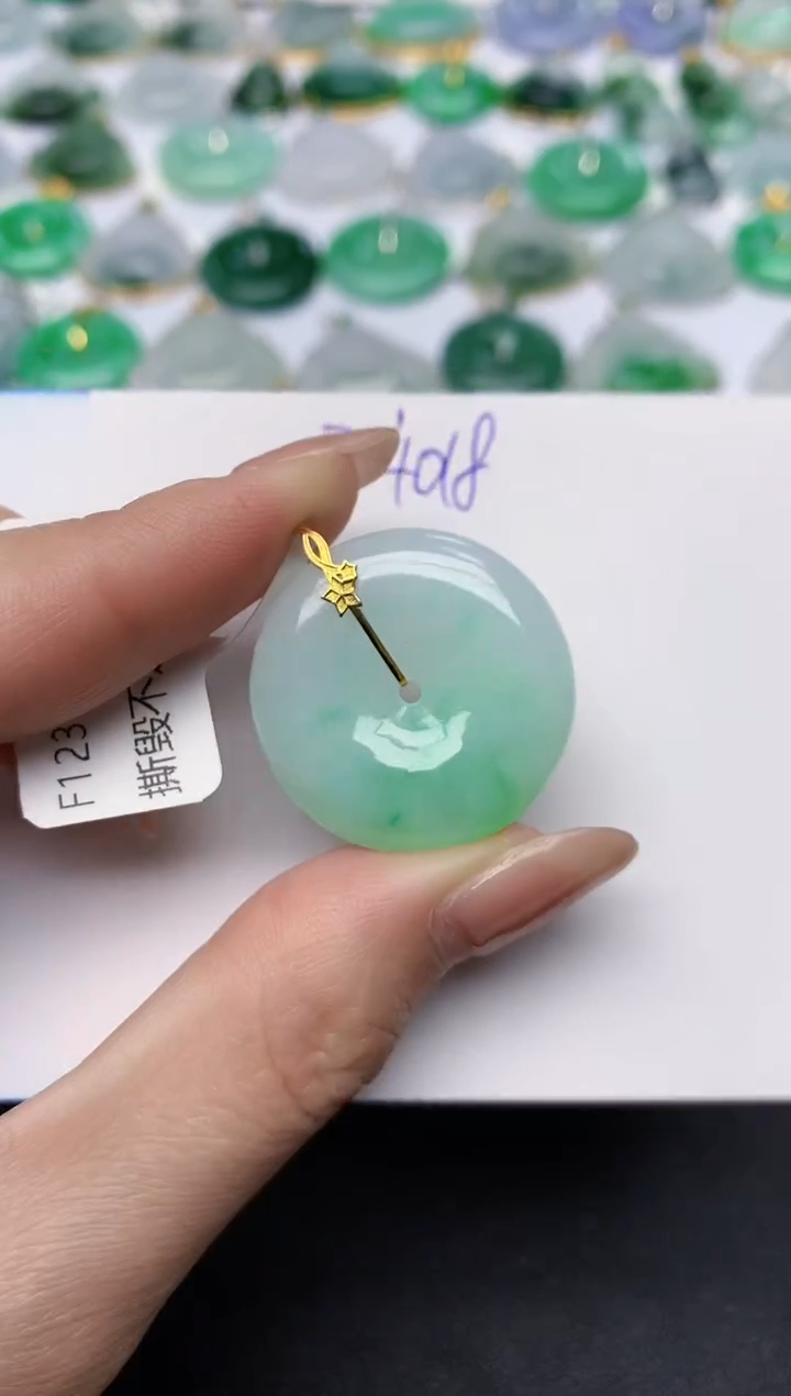 颈饰18K金镶嵌翡翠 天然缅甸A货翡翠百元以上9元证书费自理