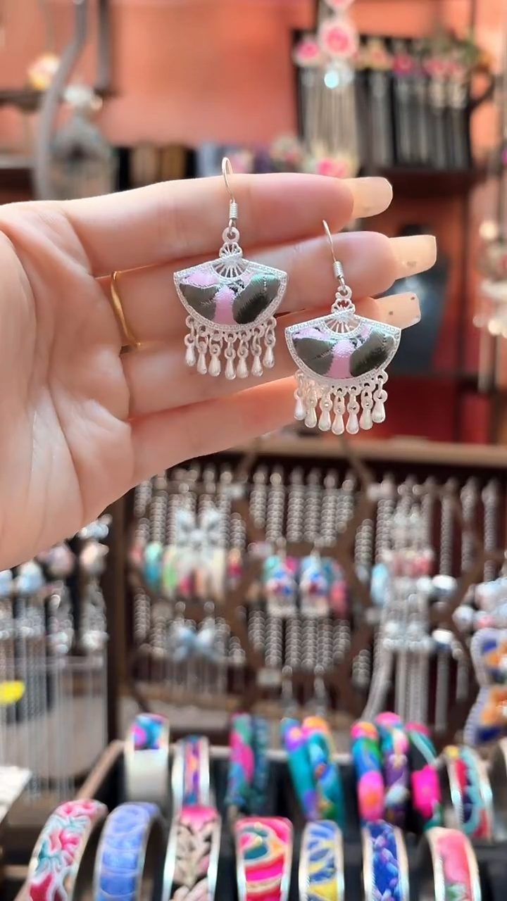 织绣云织谣民族风精美饰品  42