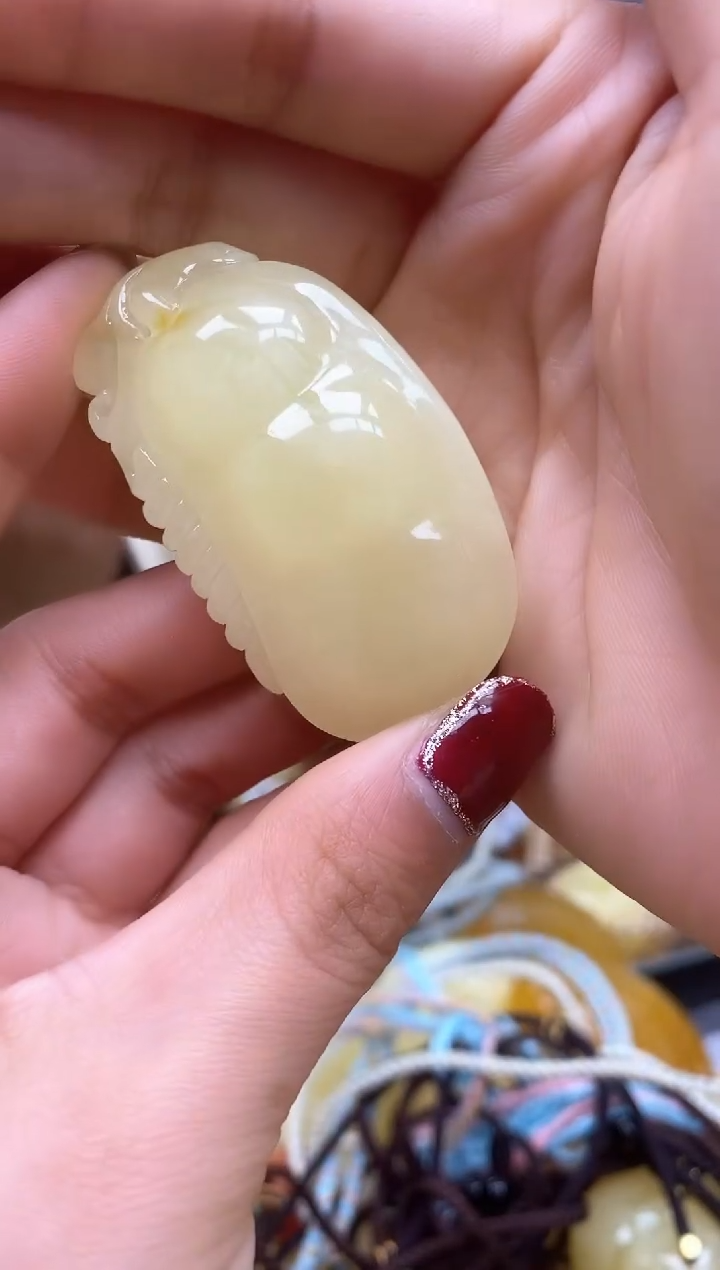 【闪购商品】琥珀裸石未镶嵌挂坠