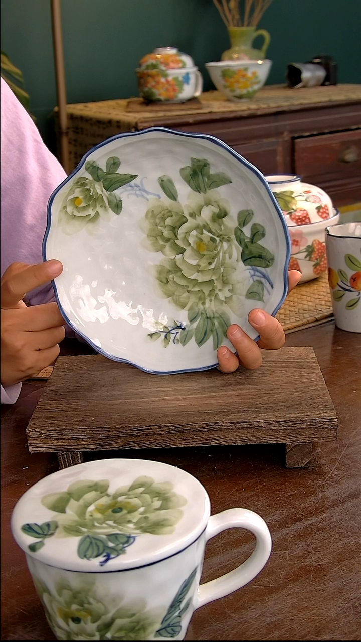 瓷片高白8英寸荷叶边深盘-绿牡丹