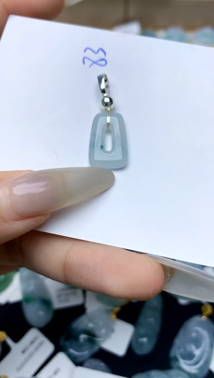 【闪购商品】翡翠颈饰18K金镶嵌天然A货翡翠