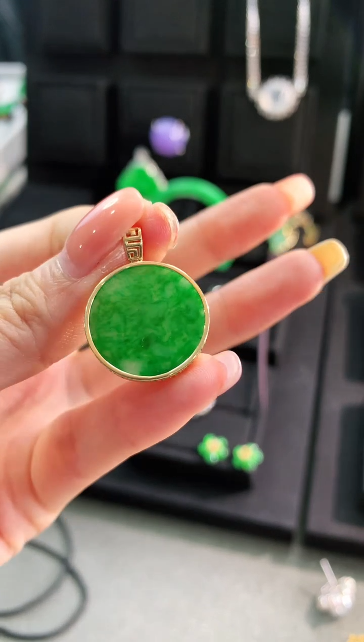 【闪购商品】翡翠吊坠(不含链)18K金镶嵌吊坠