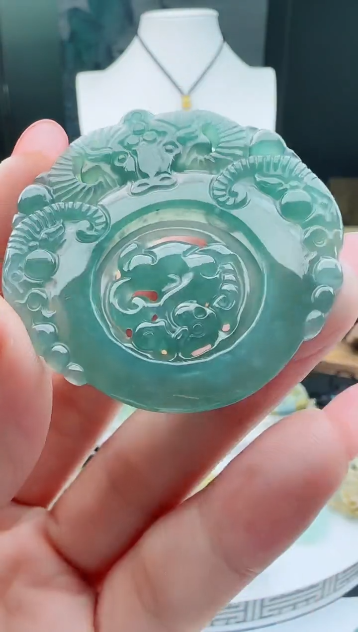 【闪购商品】翡翠颈饰未镶嵌多样性随机一件发货