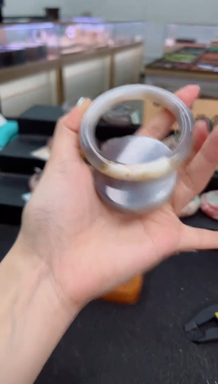 石英质玉手镯未镶嵌55圈口（赠送镯心）106203