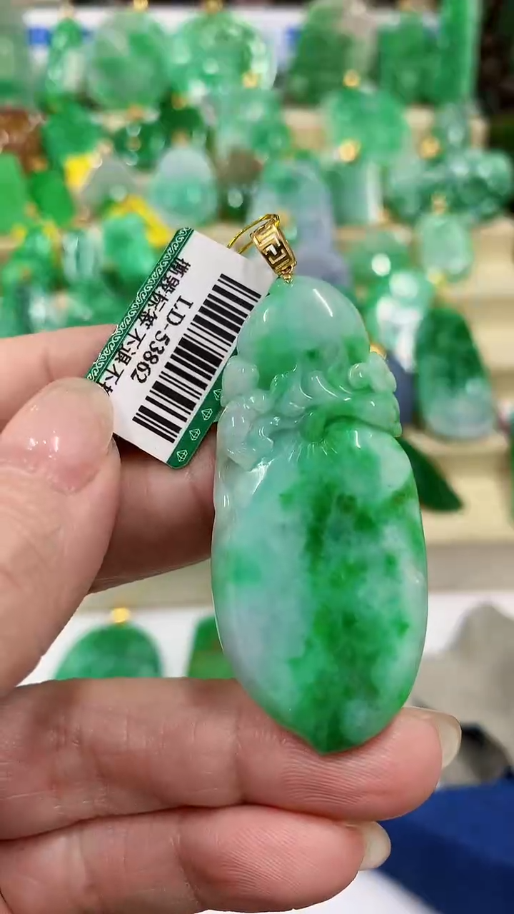 【闪购商品】翡翠吊坠(不含链)18K金镶嵌挂件