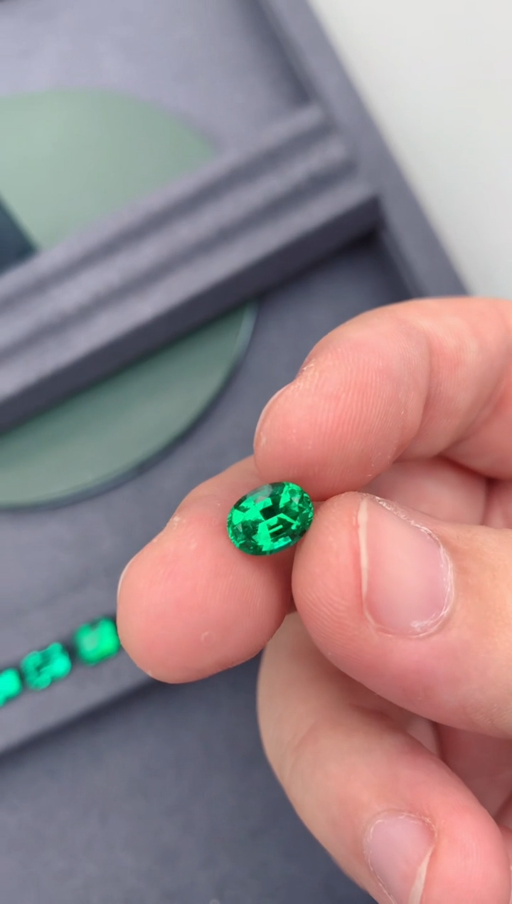 【闪购商品】祖母绿裸石未镶嵌1.5ct祖母绿