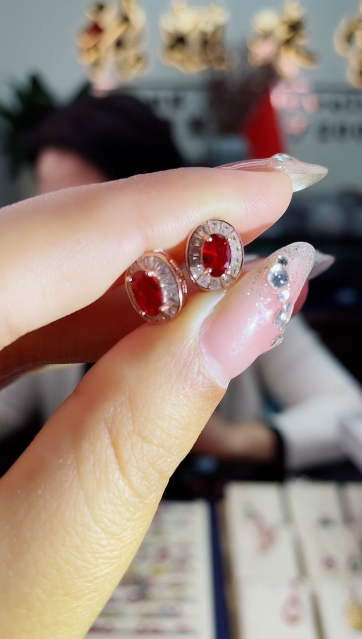 【闪购商品】彩色蓝宝石耳饰银S925镶嵌耳饰