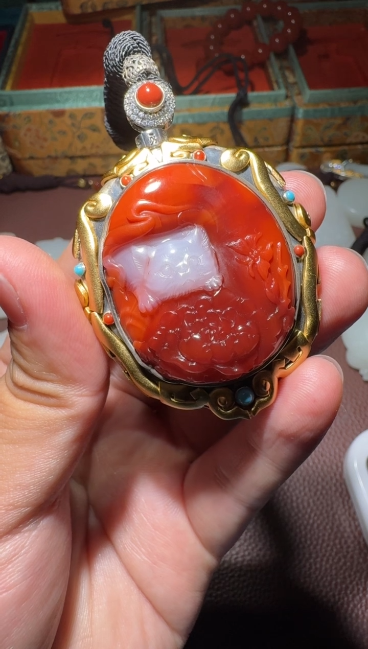 【闪购商品】南红玛瑙挂件18K金镶嵌南红