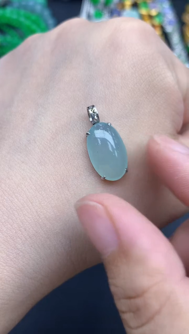 颈饰18K金镶嵌翡翠67-春日珠宝